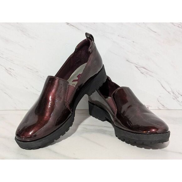 Anne Klein Sport Women's Shiny Burgundy Slip-On Round Toe Loafers Flats Size 7M - Picture 1 of 7